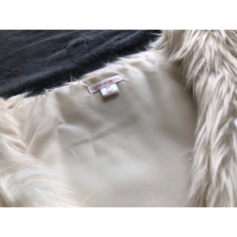 Faux Fur Vest - Picture 2 of 2